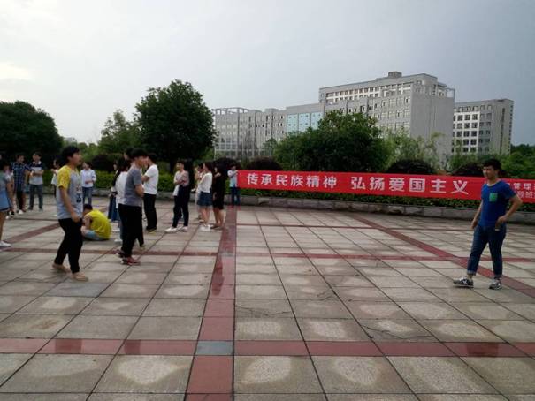 555AC0A4F1F8FFB491CFFE95B4160397